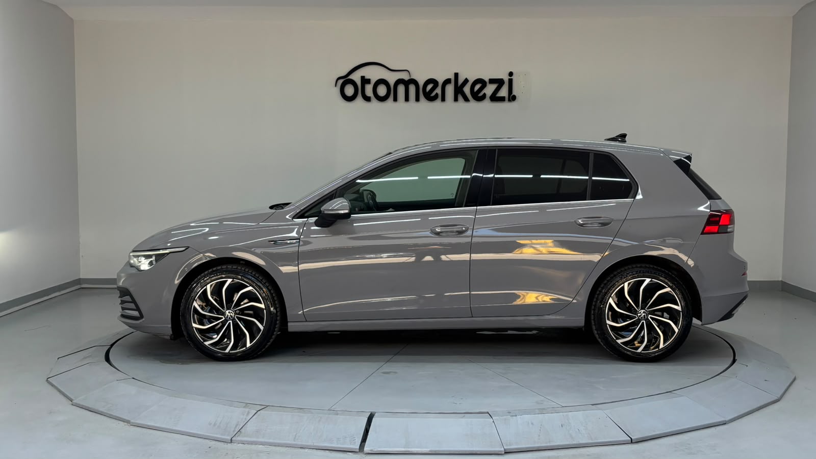 VOLKSWAGEN GOLF 6